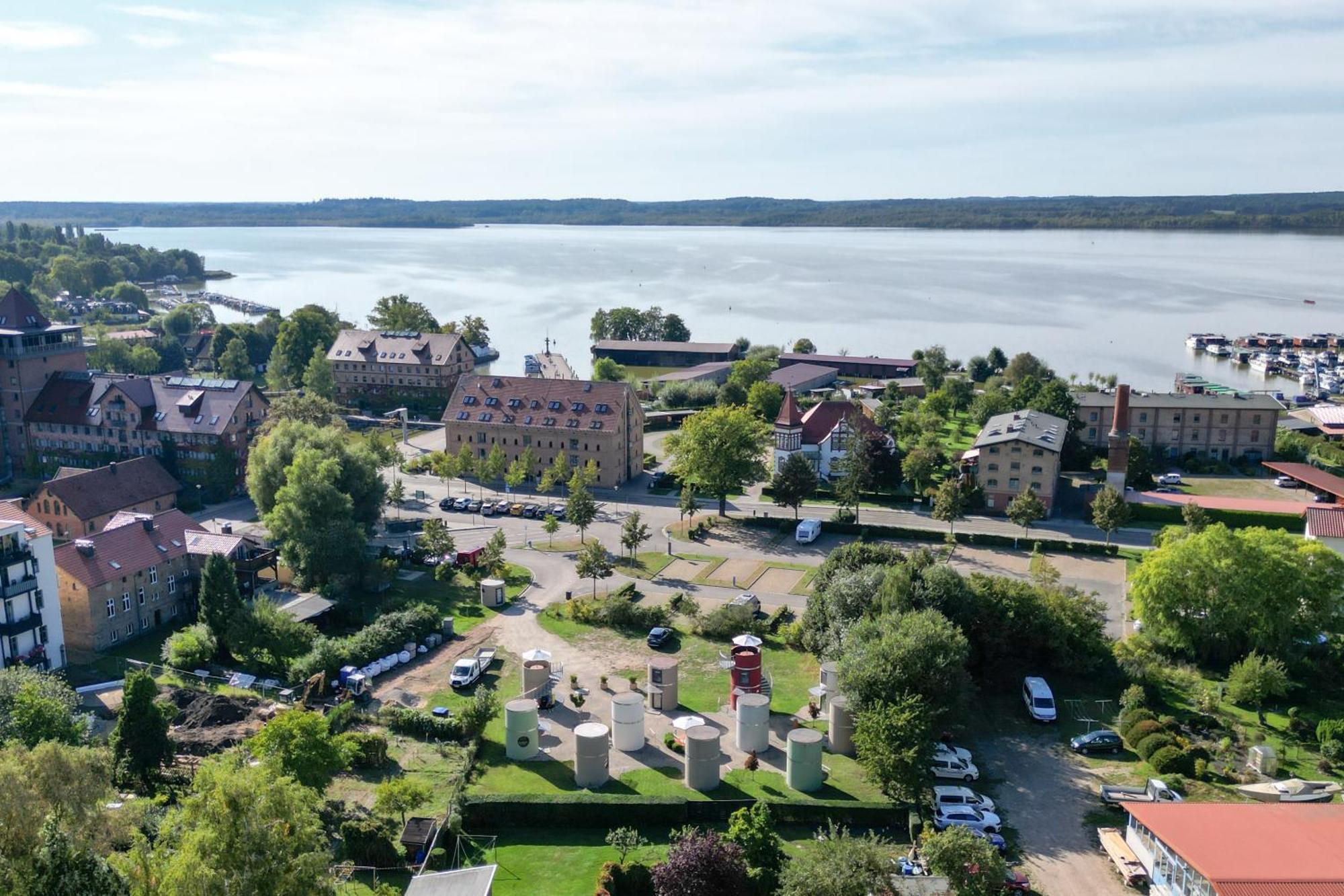 Slube Am Stadthafen Neustrelitz Buitenkant foto
